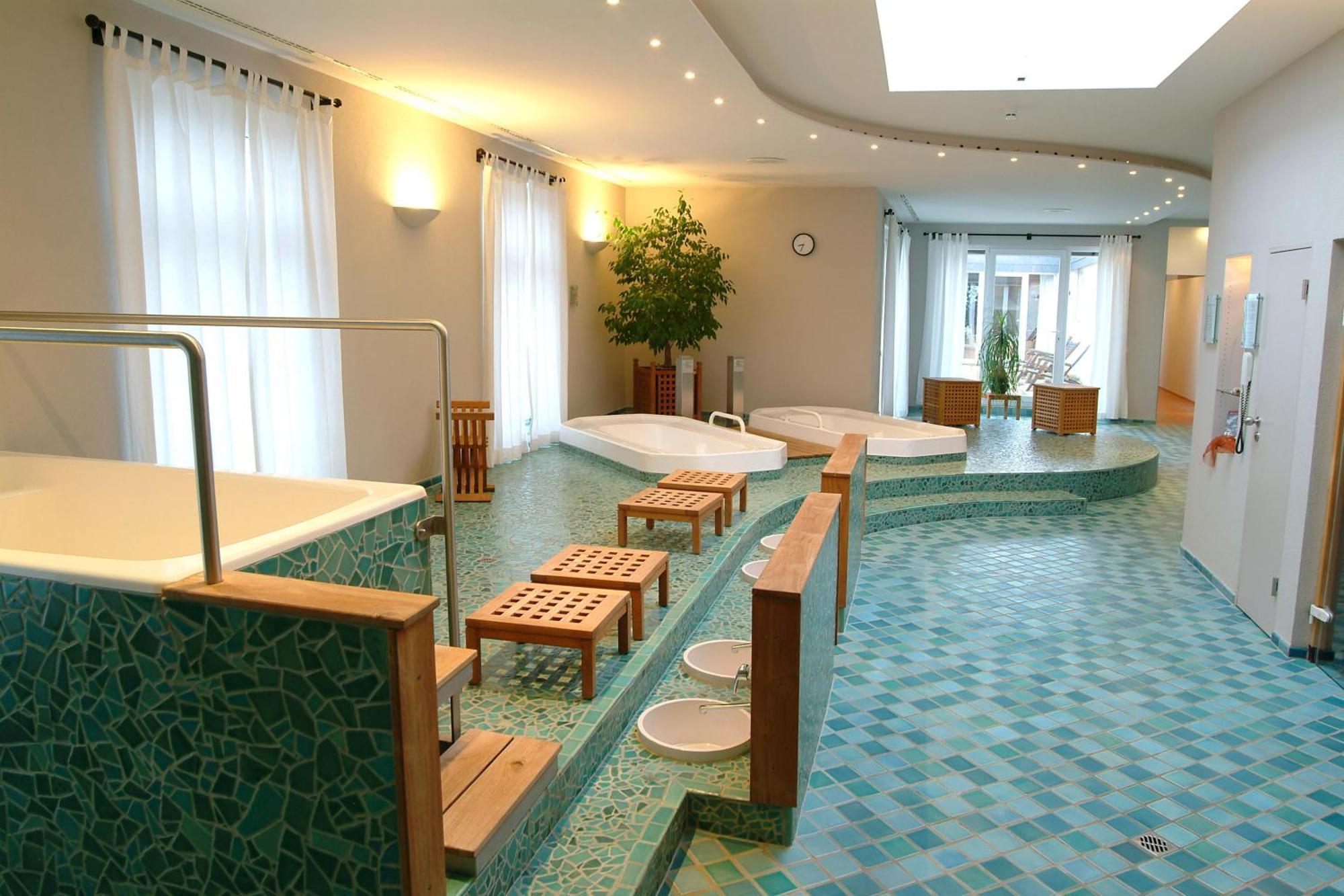 Hotel Deutscher Hof Трир Экстерьер фото