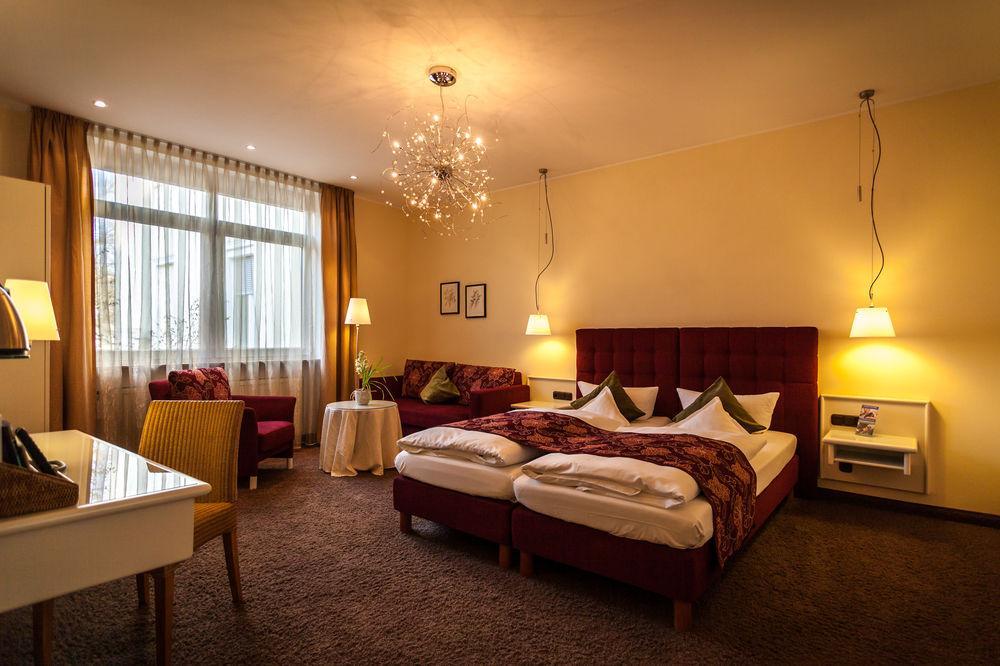 Hotel Deutscher Hof Трир Экстерьер фото